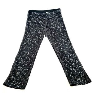 Nike Dri-Fit Crop Leggings Running Yoga Pants Zip Pocket Gray Camo Size M